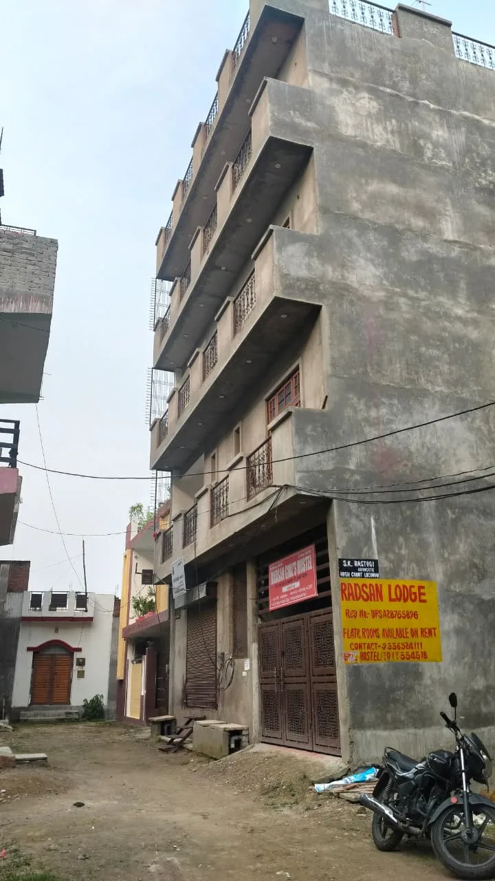 G+3 Floor Building with 7 Ready-to-Move 3 BHK Flats for Sale in Bakshi Ka Talab, Near SR College, Lucknow photo 2